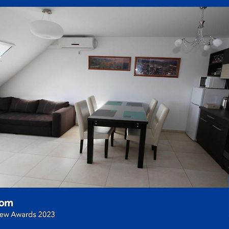 Blonde River Apartman Soter Szeged Eksteriør bilde