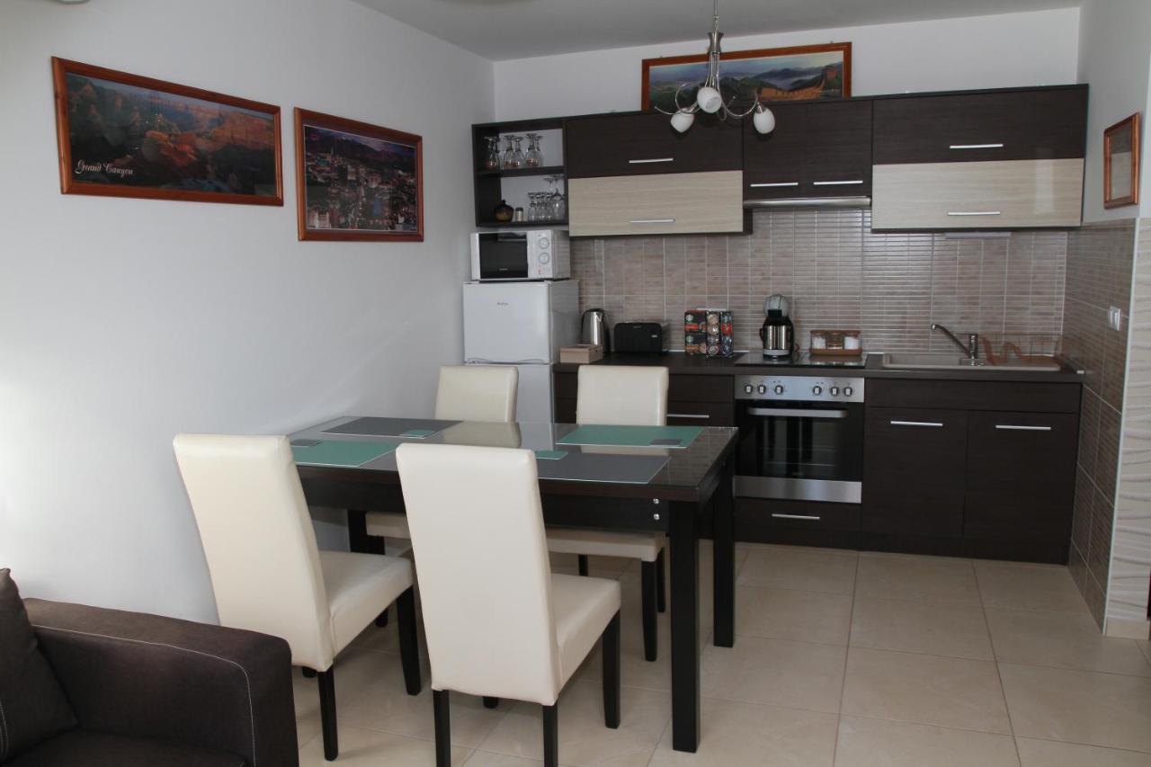 Blonde River Apartman Soter Szeged Eksteriør bilde